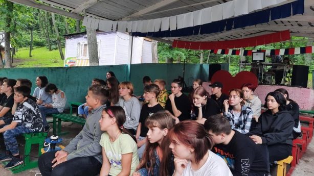 Саратовские власти напомнили отдыхающим подросткам про детский труд
