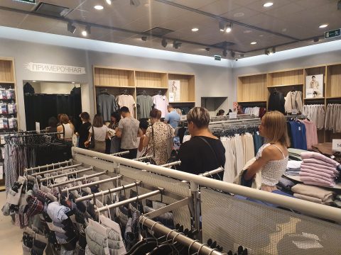 Открытие сети H&M не вызвало ажиотажного спроса в Саратове