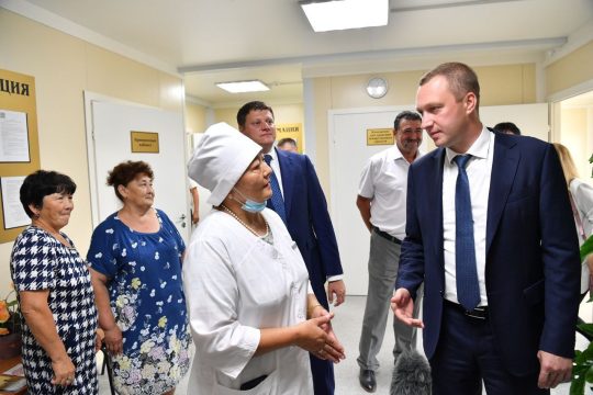 Два миллиарда рублей и 20 врачей: за деньгами в саратовской медицине люди почти не видны