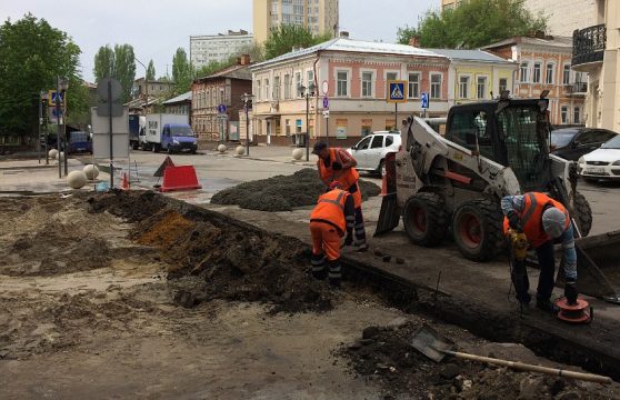 Сколько было потрачено и сколько удалось построить тротуаров в Саратове