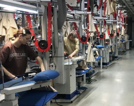 Вольская швейная фабрика набирает работниц