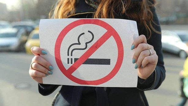 Саратовские мужчины бросают курить вдвое чаще женщин