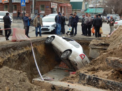 Городу, перерытому вдоль и поперек, где каждый день отключают воду, обещают благоустройство