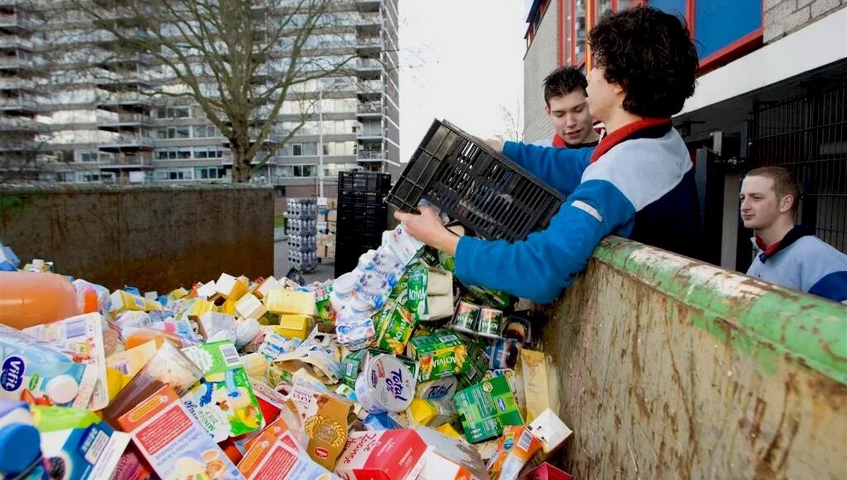 С 1 ноября 2023 года просроченные продукты в России купить будет невозможно