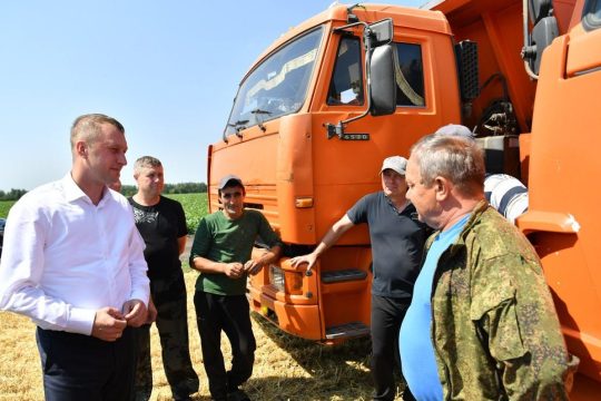 Хлеборобы Саратовской области собрали 1,5 млн. тонн зерна