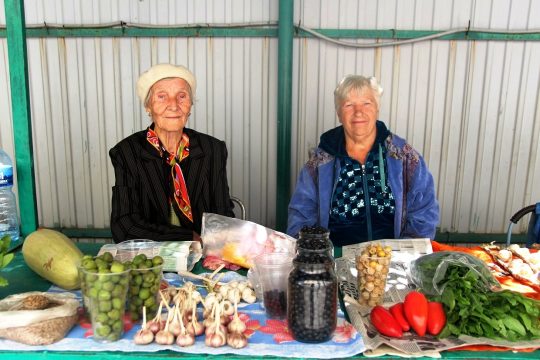 Продолжается давление на частную торговлю