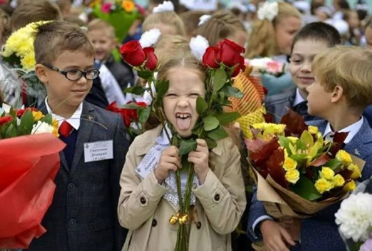 Цена школьного букета в России за три последних года выросла в 1,5 раза