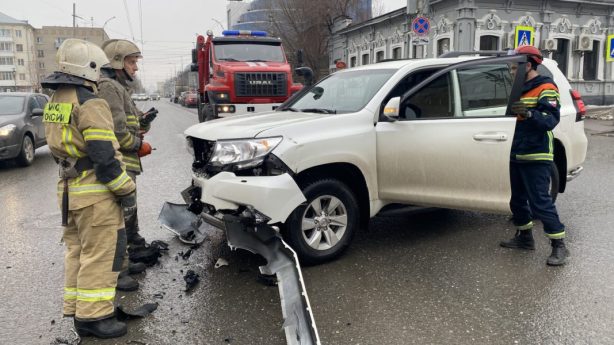 Саратовский мэр попросила ГИБДД работать оперативнее в центре города