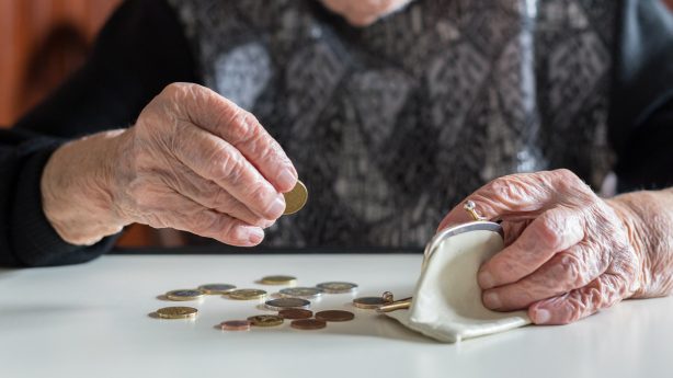 Страховые пенсии в 2024 году повысят на 7,5% — уровень официальной инфляции