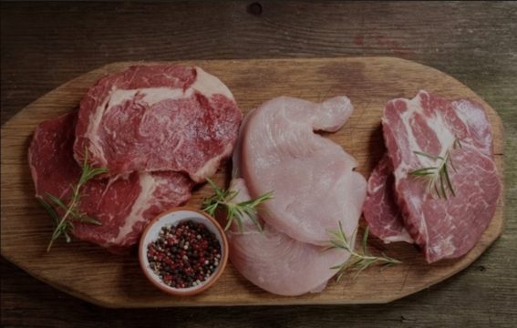Цены на свинину и курицу показали трехлетний максимум