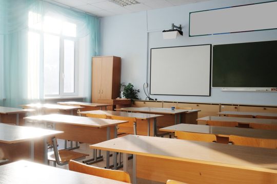 В школах РФ огромный недокомплект учителей