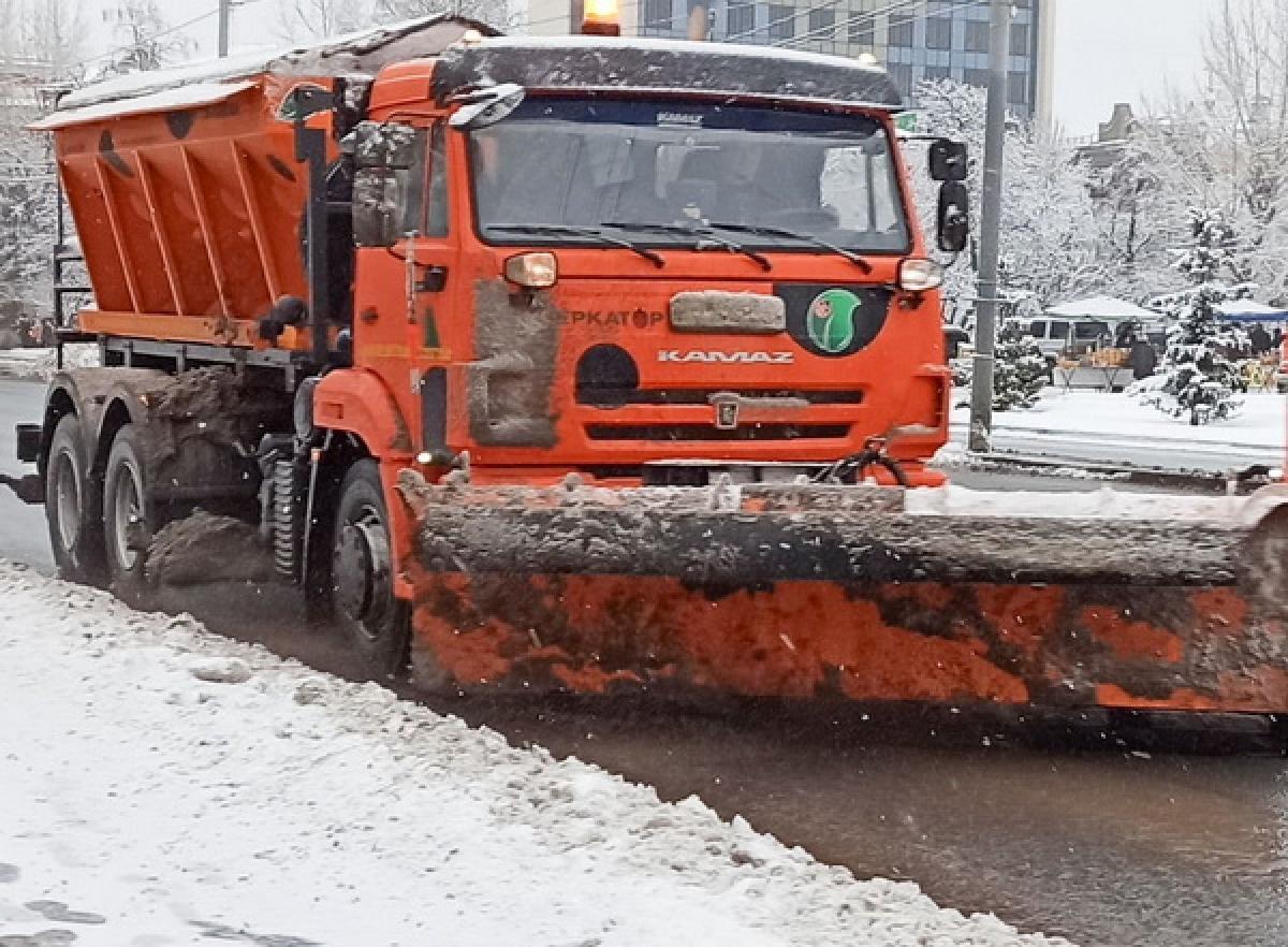 Уровень готовности зимней техники в Саратове вызывает сомнения