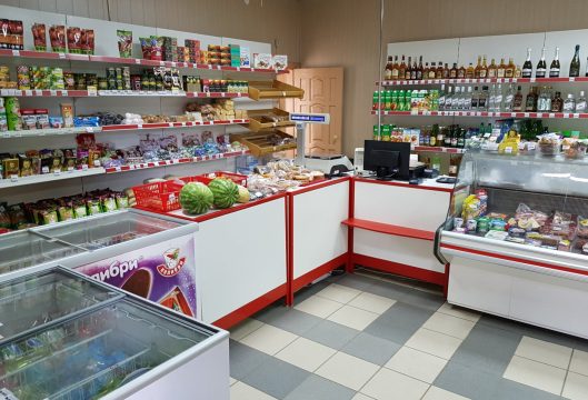 Сеть мелких продуктовых магазинов «Около» появится в России