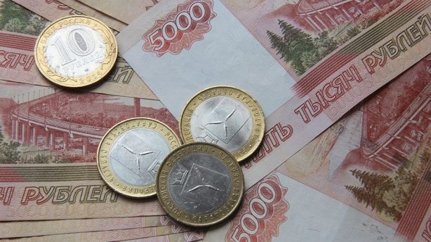 Чьи зарплаты в России бьют рекорды