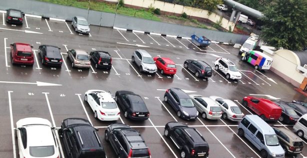 В Саратове и Энгельсе в связи с ростом кадастровой стоимости объектов начали расти цены на автостоянки