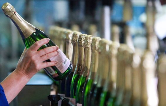 Налоги на вино и шампанское вырастут втрое