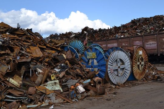 В России впервые выросла генерация промышленного мусора при снижении ВВП
