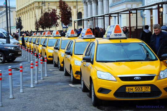 Зарплата водителей такси признана в РФ наиболее высокой