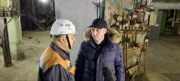 Мэр Саратова и министр ЖКХ остались на ночь на месте ремонта на ТЭЦ-2