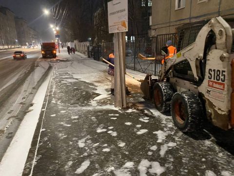 На минувшей неделе Саратов вновь подвергся нападению снега и наледи