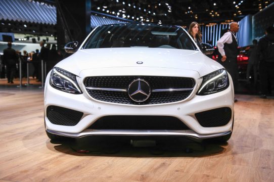 Mercedes-Benz отзывает 250 тысяч автомобилей во всем мире