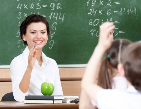 Учителя в Саратовской области за классное руководство будут получать надбавки