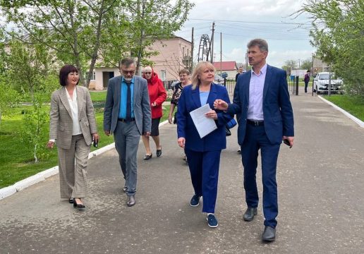 Министры Бегинина и Зюзин проинспектировали реализацию инициативных проектов в Александрово-Гайском районе
