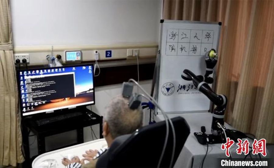 Учёные из Китая опережают команду Илона Маска в разработке нейроимплантов «мозг-компьютер»