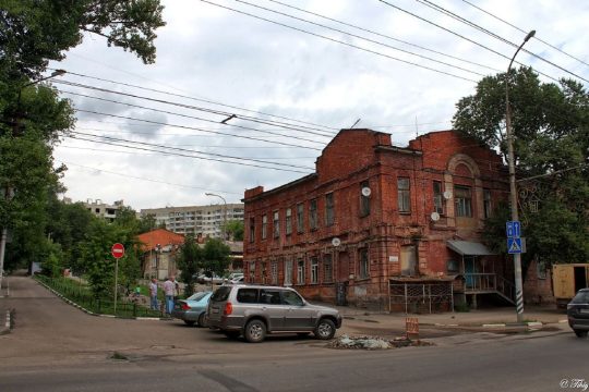 Дом непригоден для жилья,    но  администрация города  Саратова  так  не считает
