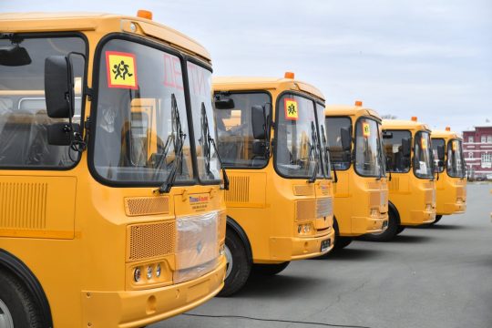 Зарплата водителей школьных автобусов увеличится на 5 тысяч рублей