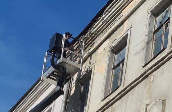 В центре Саратова идет  текущий ремонт фасадов