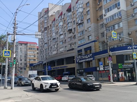 В Саратове на дорогах заработали умные контролеры, но пробок не стало меньше