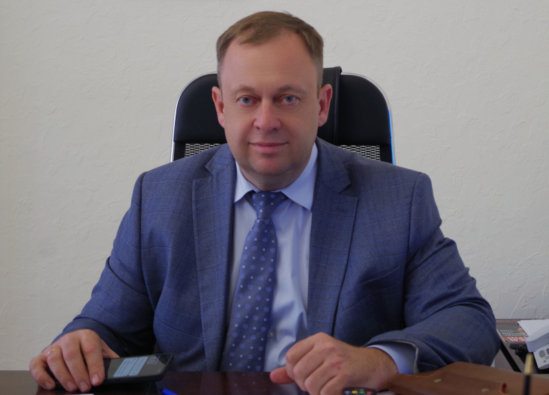 Министр Бутылкин застрял в старом лифте