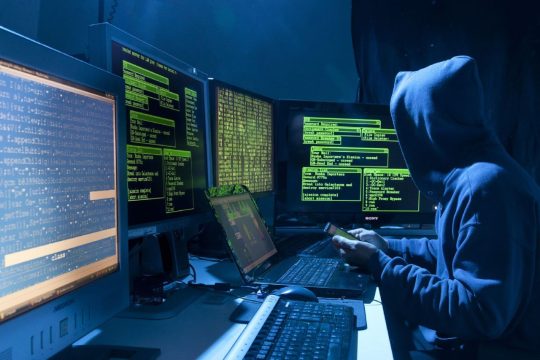 Российских пользователей смартфонов регулярно атакуют хакеры