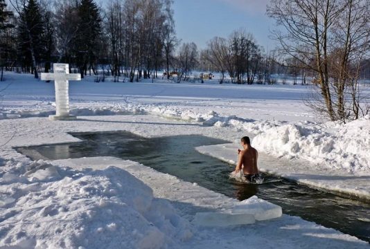 После Крещенских купаний нельзя пить алкоголь