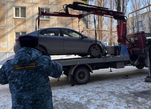 За коммунальные долги арестовали автомобиль