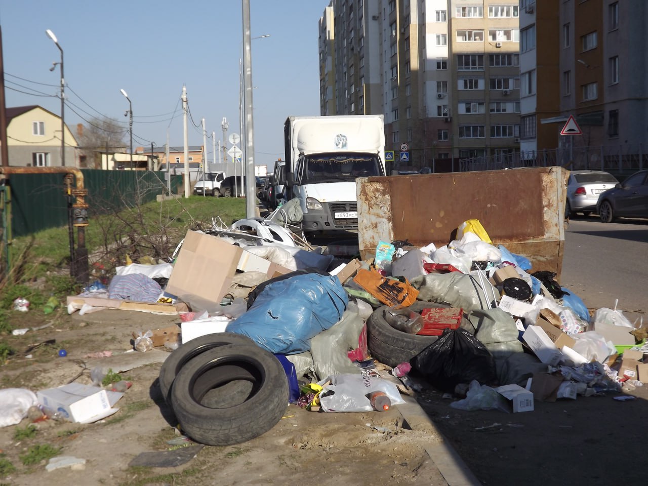 Стихийная свалка на ул. Зыбина до сих пор не ликвидирована