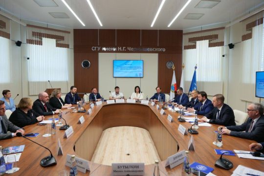 В правительстве Саратовской области обсудили реализацию проекта «Зелёная энергетика»