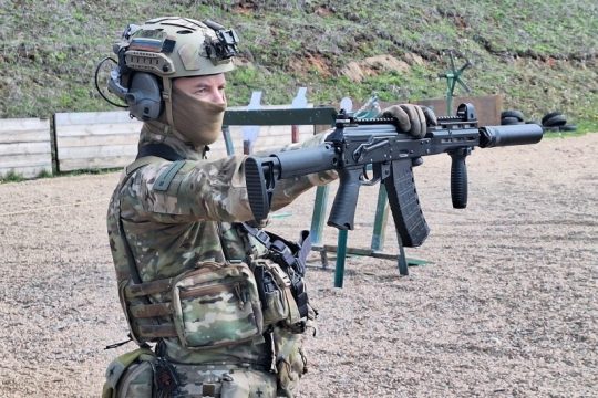 Концерн «Калашников» представил две новых модели знаменитого автомата