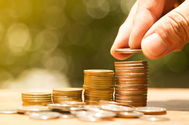 Инфляция продолжает сдерживать экономику России