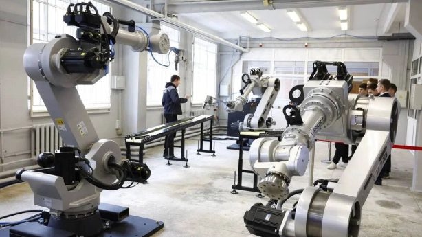 В России сделали  уникального промышленного робота