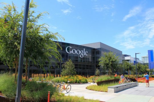 Компания Google изменила свой логотип