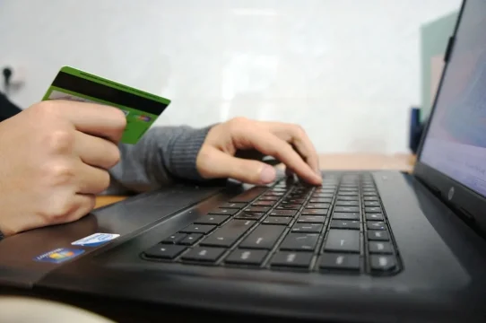 Госдума рассматривает законопроект направленный на защиту детей от действий мошенников