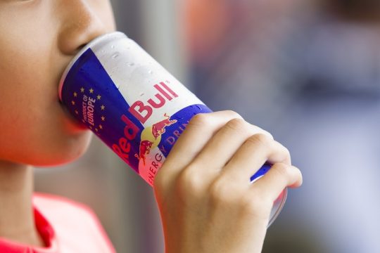 За продажу детям энергетиков может грозить штраф до 500 тыс. руб.