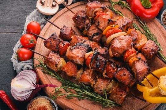 Любители шашлыков предпочитают курицу, индейку и свинину
