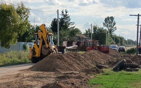 Губернатор Бусаргин пытается решить вопрос с водоснабжением районов Саратовской области