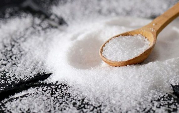 Россияне потребляют огромные излишки соли и сахара
