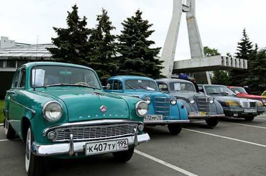 В России все больше старых и дорогих в сервисе автомобилей