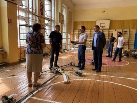 Депутат облдумы удостоверился: «Почта России» работает нормально, отремонтированы туалетные  комнаты и вставляются  окна