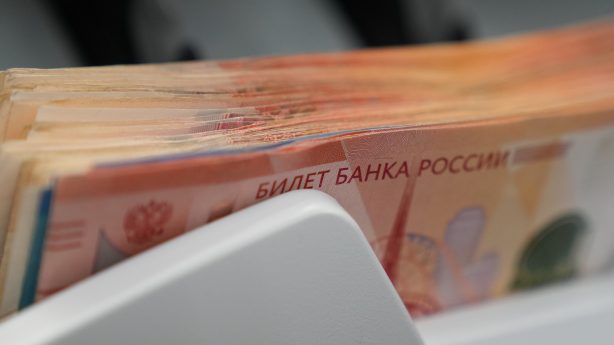 Кредиты в России станут чуть дешевле